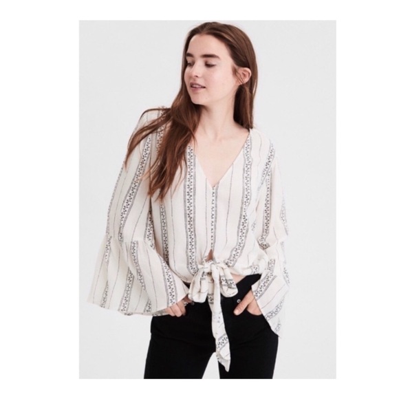 Amercan EAGLE OUTFITTERS Tie Front Top - Picture 1 of 14